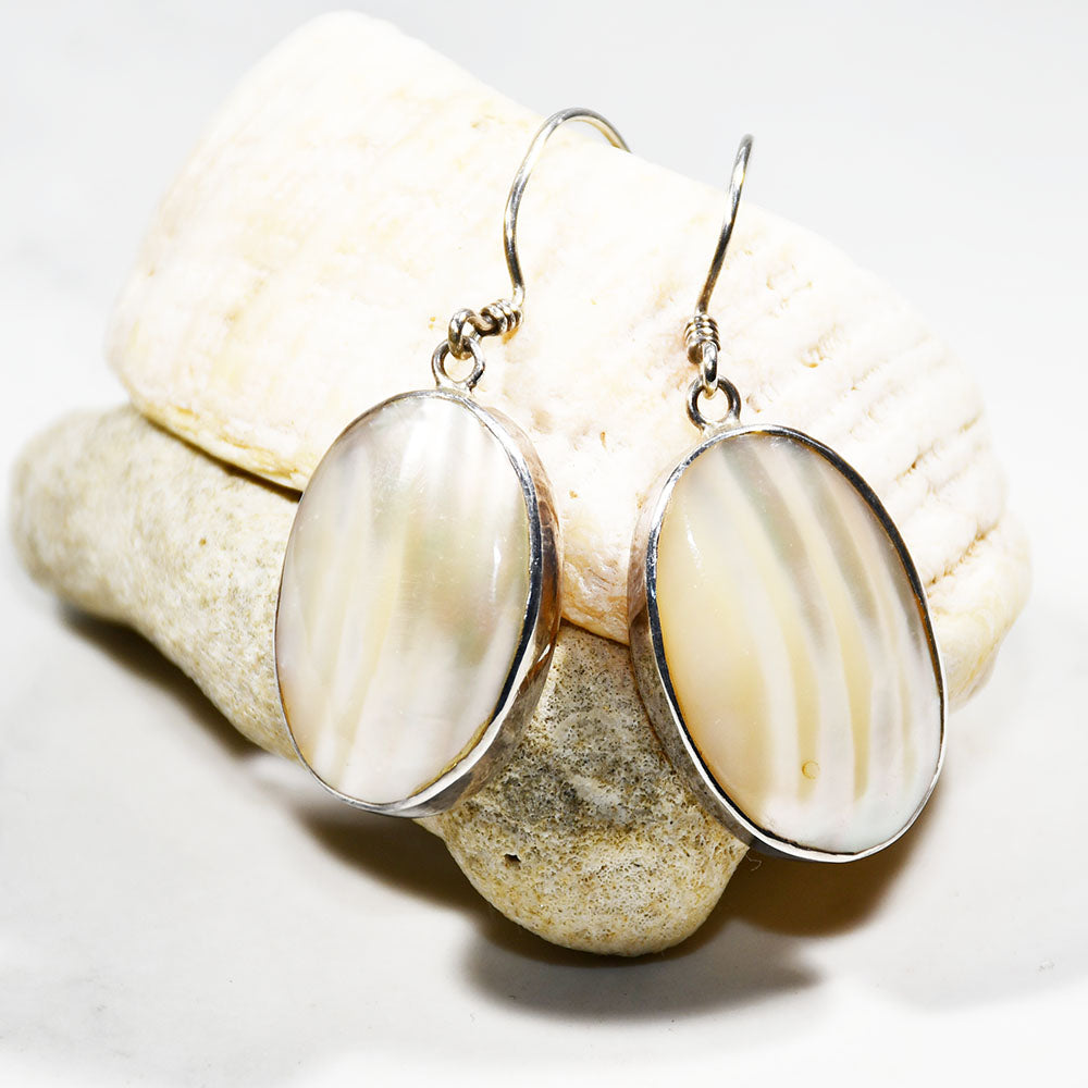 Ripple Oval Shell Earrings