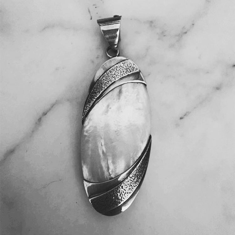 Amira Shell Pendant