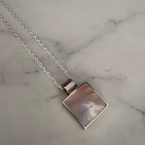 Hoana Pink Mother of Pearl Pendant