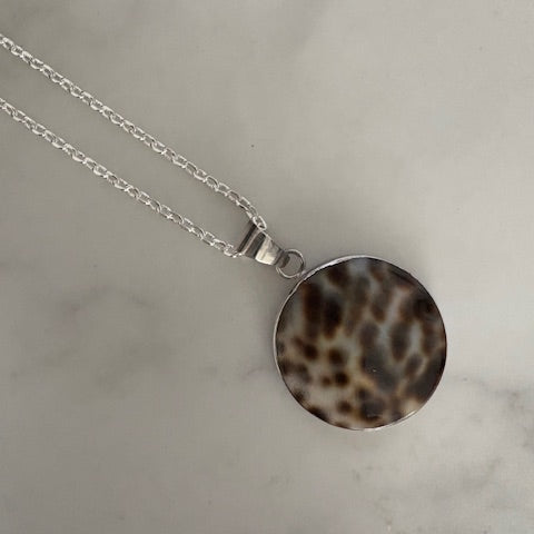 Tortana Shell Pendant