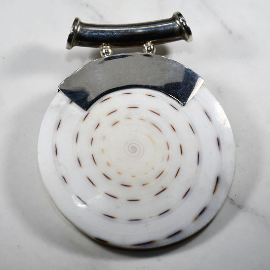 Taito Shell Pendant