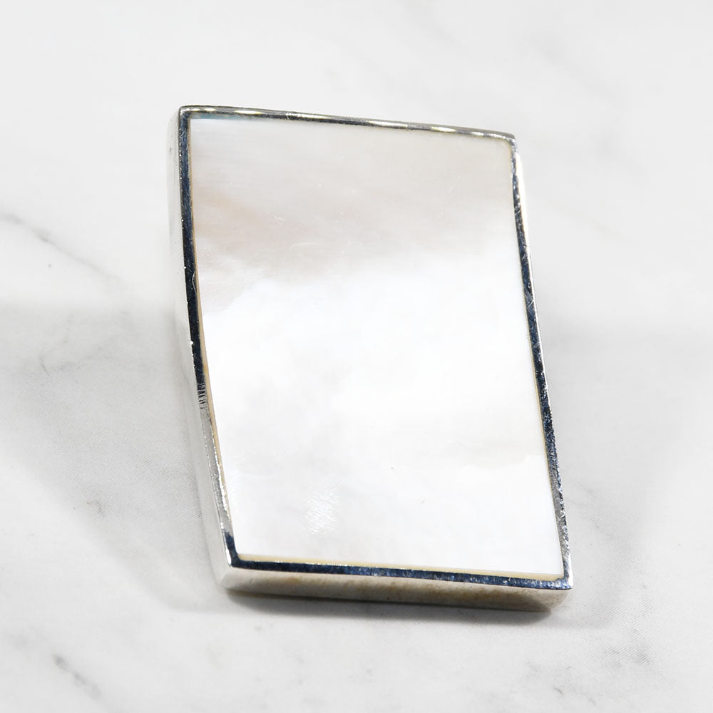 Aputa Natural Pendant